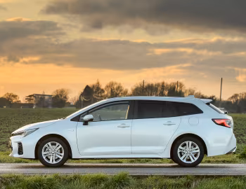 Suzuki Swace [UK-spec] '2023–н.в.