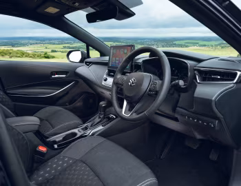 Интерьер Suzuki Swace [UK-spec] '2023–н.в.
