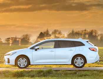 Suzuki Swace [UK-spec] '2023–н.в.