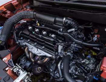 Under the hood Suzuki Swift [South Africa] '2021–23