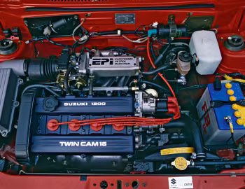 发动机舱 Suzuki Swift GTi '1986–88