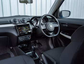 Тарпеда Suzuki Swift "Attitude" [UK-spec] '2019–23