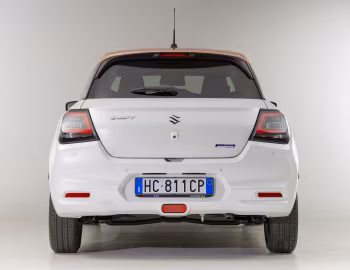 Suzuki Swift Hybrid "Sakura" [Italy] '2026
