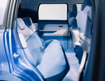 Інтер'єр Suzuki Vision e-Sky '10.2025