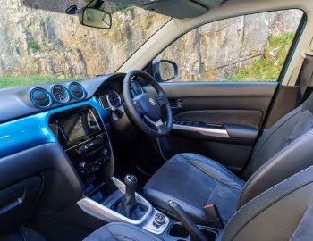 Интерьер Suzuki Vitara [UK-spec] '2015–18