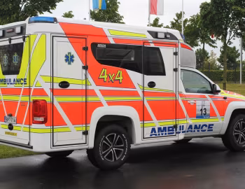 Volkswagen Amarok 2.0 TDI 4motion Tamlans Ambulance [Finland] '2013–16