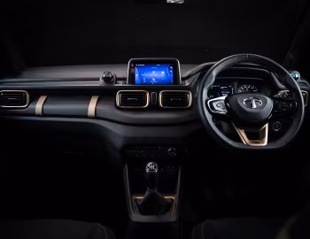 Panel frontal Tata HBX Concept '02.2020