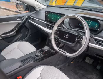 Panel frontal Tata Nexon.ev '2023–pr.