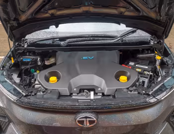 Bajo el capó Tata Nexon.ev '2023–pr.