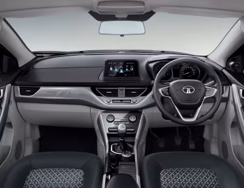 Panel frontal Tata Nexon '2017–20