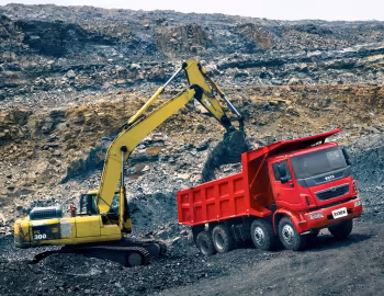 Tata Prima 3138.K, Komatsu PC300