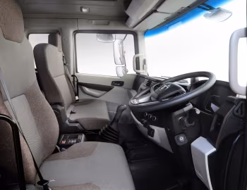 Interior Tata Prima G.55S '2025–pr.