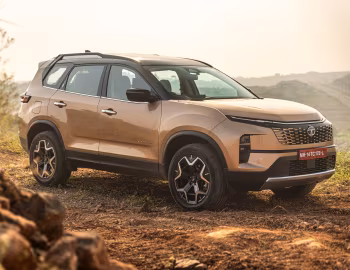Tata Safari '2023–pr.
