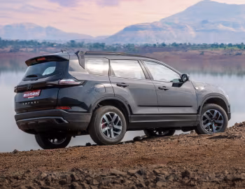Tata Safari "#Dark" '2023