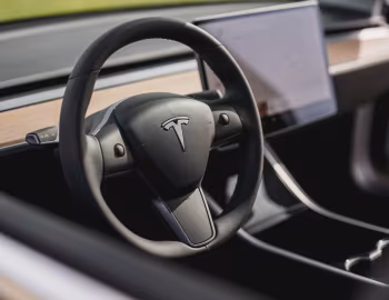 Интерьер 2018–24 Tesla Model 3 [North America] '2017–24