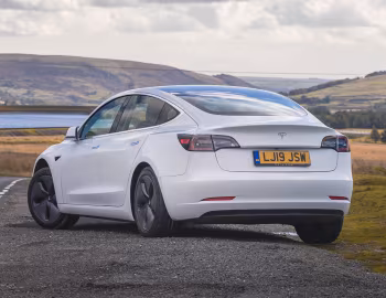 Tesla Model 3 [UK-spec] '2019–23