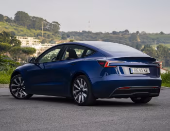 Tesla Model 3 [Worldwide] '2023–pr.