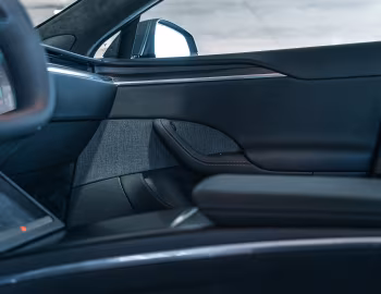 Интерьер 2022–н.в. Tesla Model S Plaid [North America] '2021–н.в.