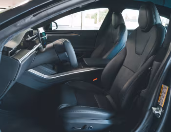 Интерьер 2022–н.в. Tesla Model S Plaid [North America] '2021–н.в.