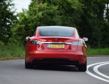 Tesla Model S 100D [UK-spec] '2017–н.в.