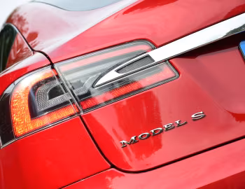 Tesla Model S 100D [UK-spec] '2017–н.в.