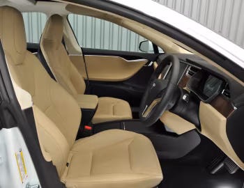Интерьер Tesla Model S 60D [UK-spec] '2016–17