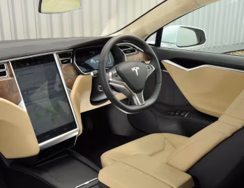 Интерьер Tesla Model S 60D [UK-spec] '2016–17