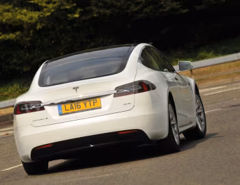 Tesla Model S 60D [UK-spec] '2016–17