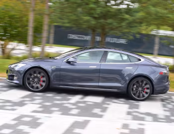 Tesla Model S P90D [UK-spec] '2016–17