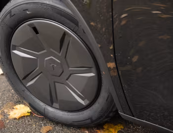 Tesla Model Y Standard [EU-spec] '2025–pr.