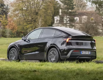 Tesla Model Y Standard [EU-spec] '2025–pr.