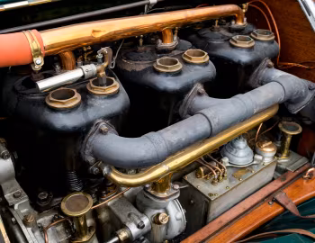 发动机舱 1910 Thomas Flyer M-6-40