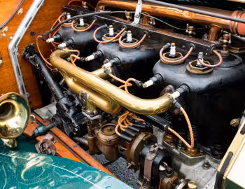 发动机舱 1910 Thomas Flyer M-6-40