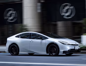 TOM'S Toyota Prius '2024–pr.