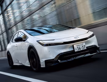 TOM'S Toyota Prius '2024–pr.