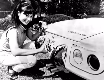Toyota 2000GT Convertible, Akiko Wakabayashi