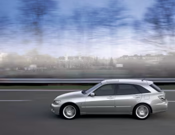 Toyota Altezza Gita AS300 [Japan] (JCE10W) '07.2001–07.2005
