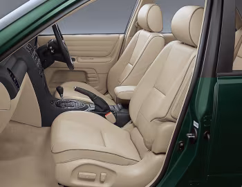Interior Toyota Altezza Gita AS300 "L EDITION" [Japan] (JCE10W) '07.2001–07.2005