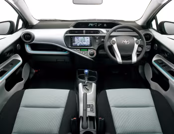 Panel frontal Toyota Aqua '12.2011–12.2014