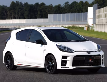 Toyota Aqua GR Sport '11.2017–07.2021
