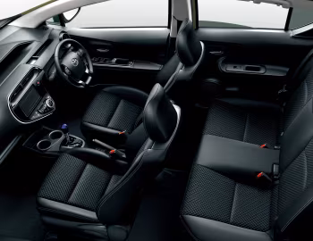 Interior Toyota Aqua Crossover '07.2017–07.2021