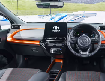 Panel frontal Toyota Aqua Z '07.2021–pr.