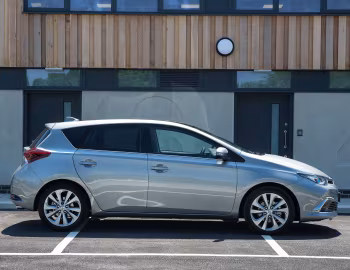 Toyota Auris [UK-spec] '2015–19