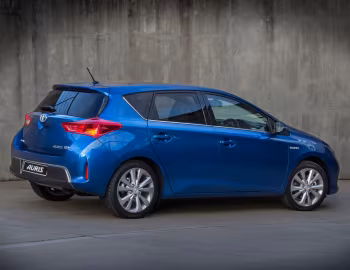 Toyota Auris Hybrid [South Africa] '2013–15