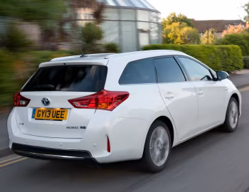 Toyota Auris Touring Sports Hybrid [UK-spec] '2013–15