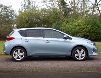 Toyota Auris [UK-spec] '2012–15