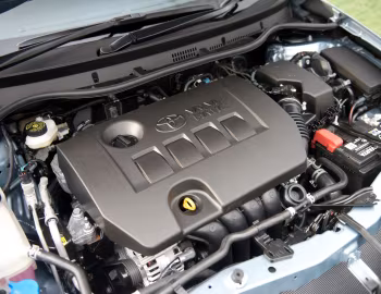 Bajo el capó Toyota Auris [UK-spec] '2012–15