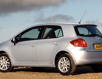 Toyota Auris 5-door [UK-spec] '2007–10