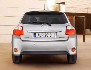 Toyota Auris 5-door '2010–12