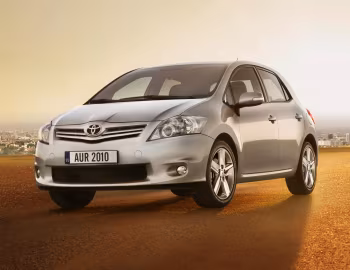 Toyota Auris 5-door '2010–12